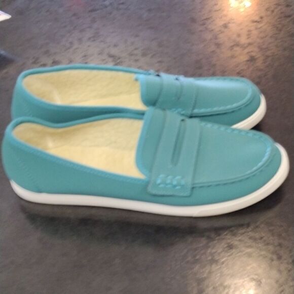 Slide on shoes - Picture 2 of 5